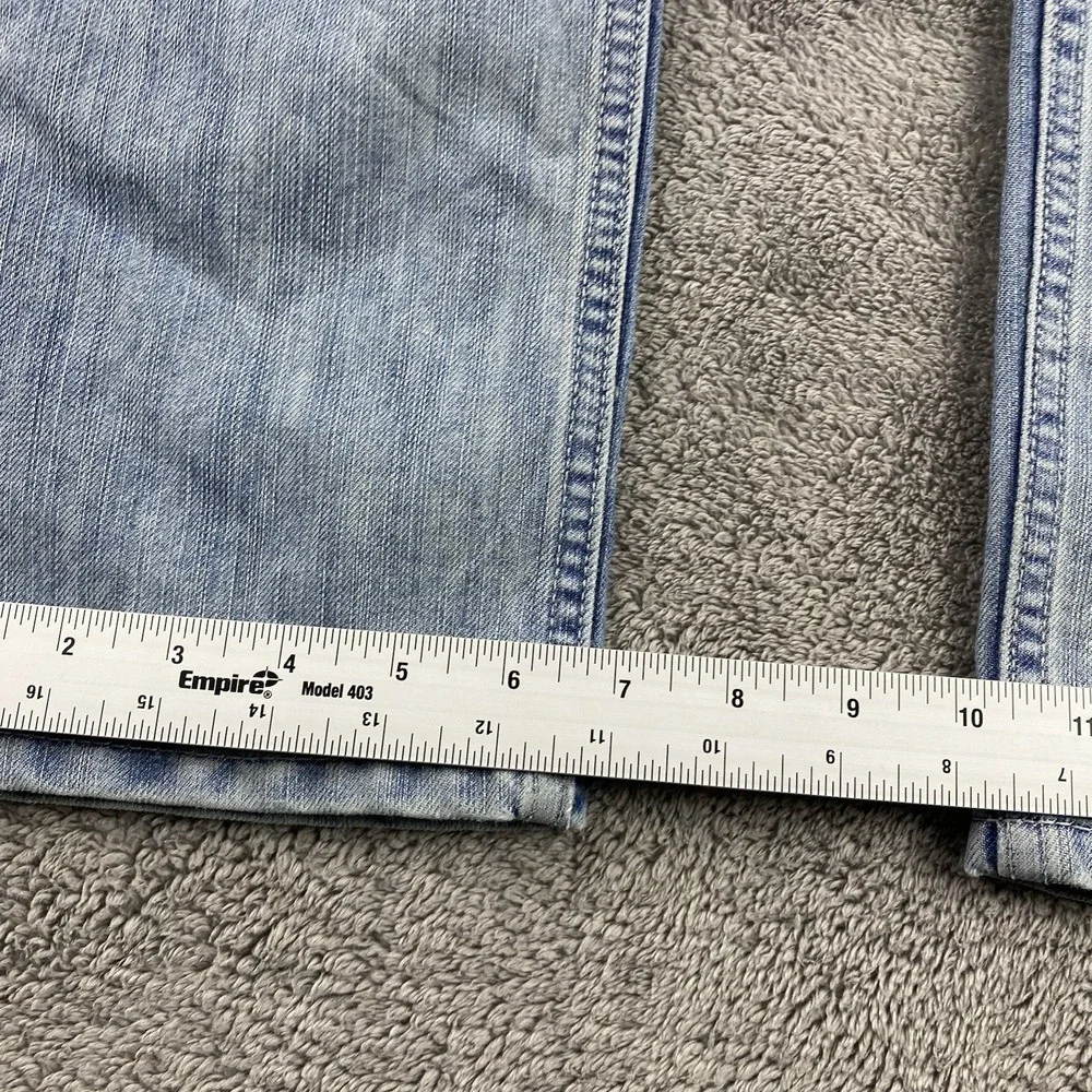 Levis excellent has